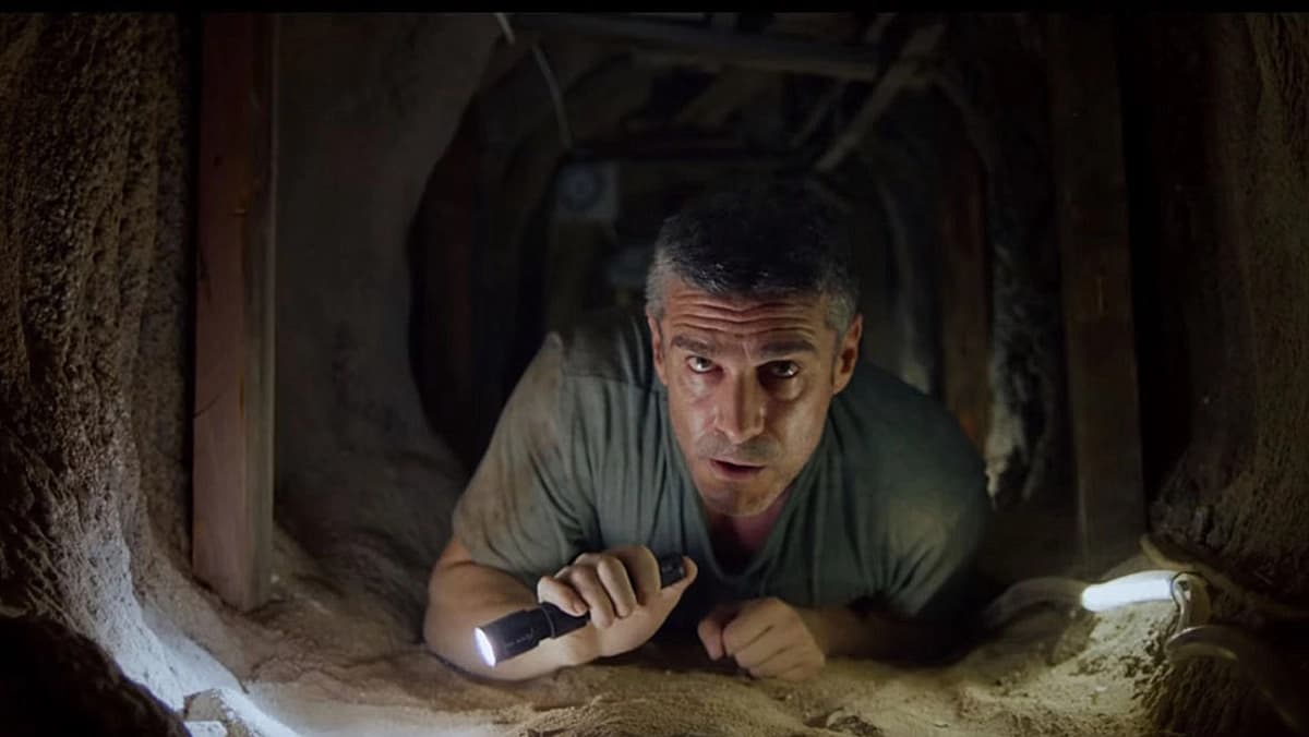 Đường Hầm Tội Ác (At the End of the Tunnel)