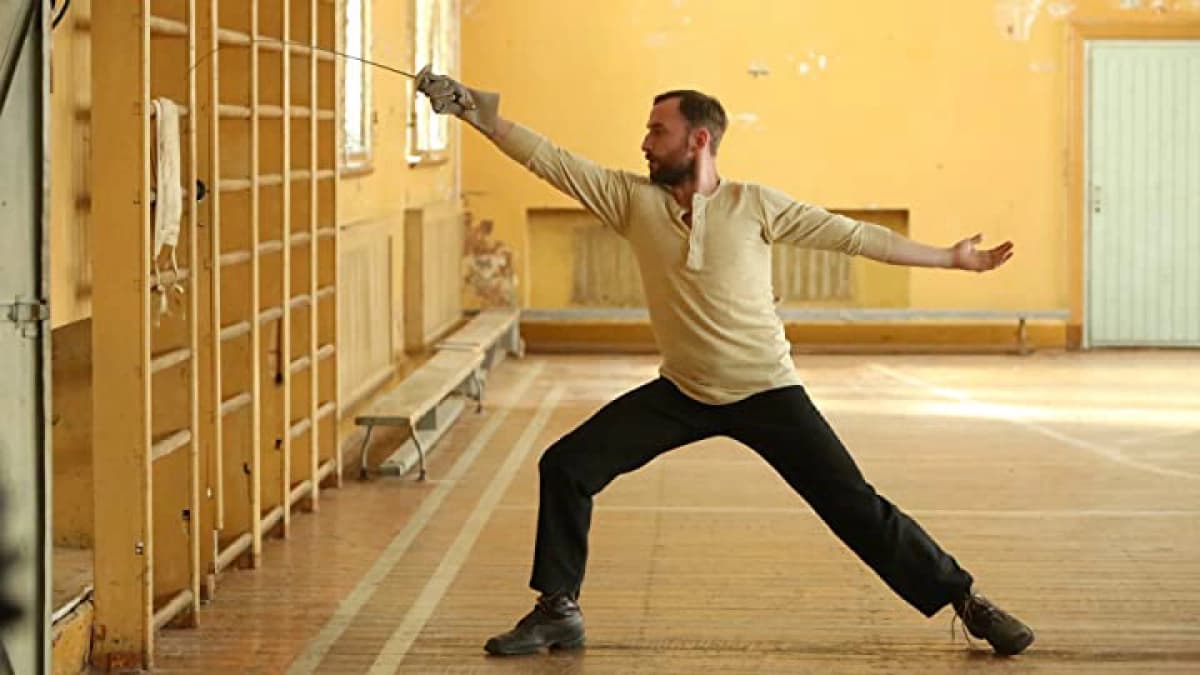 Kiếm Sĩ (The Fencer)