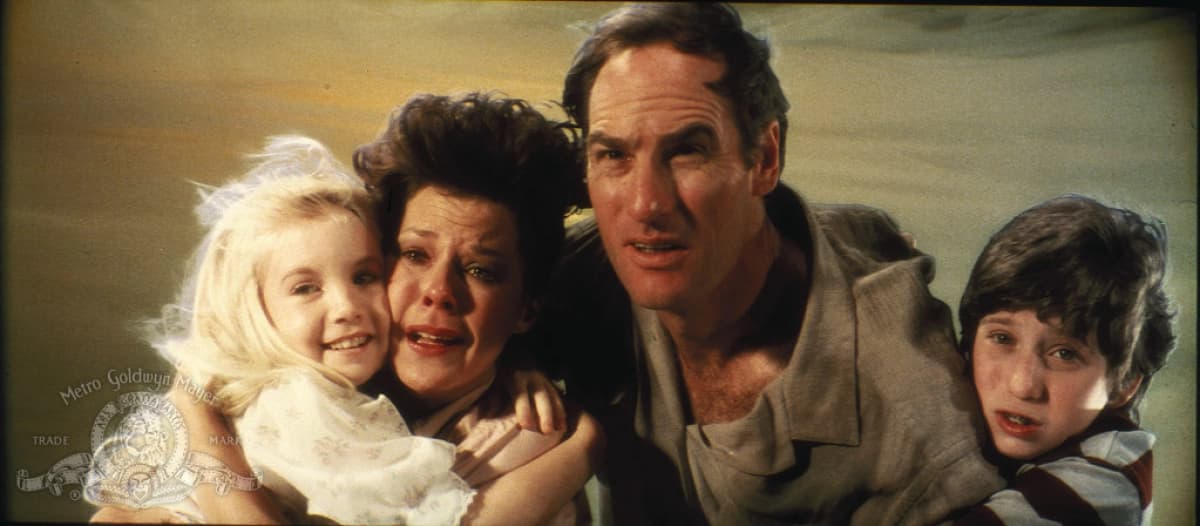 Ma Quậy Phá 2 (Poltergeist II: The Other Side)